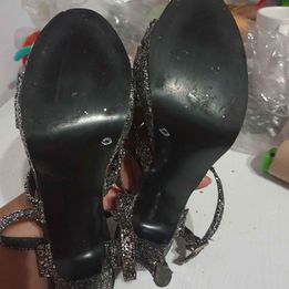 Sandalias de fiesta con brillo talle 40