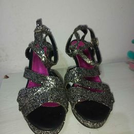 Sandalias de fiesta con brillo talle 40