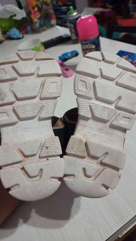 Ojotas brasileras talle 22