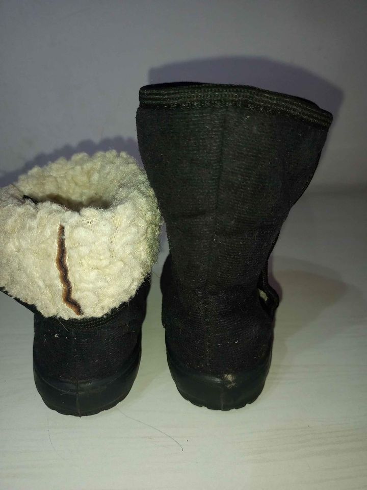 Botitas abrigadas con borreguito 14 cm de talón a punta