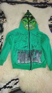 Buzo talle 8 Hulk